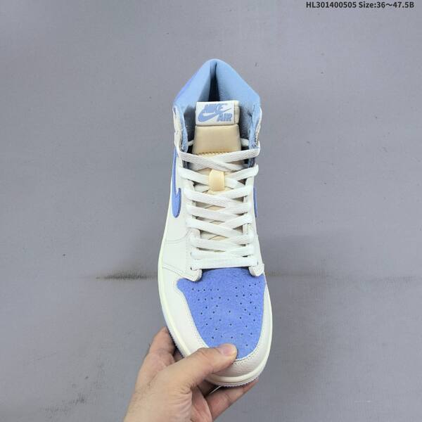Jordan Air Jordan 1 Retro High OG FD2596-102 Sail/University Blue EU 36-47.5 basketball