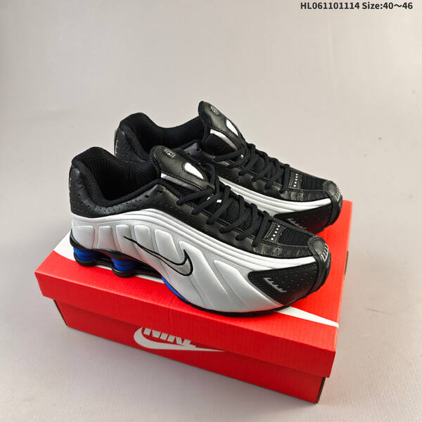 NIKE SHOX R4 lifestyle