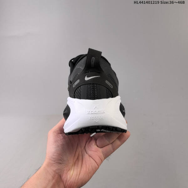 Nike VOMERO 18 GTX ReactX Air Zoom lifestyle