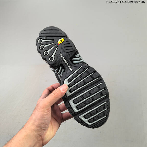 Nike Nike Air Max Plus Tuned Air TM DM3269 40 41 lifestyle