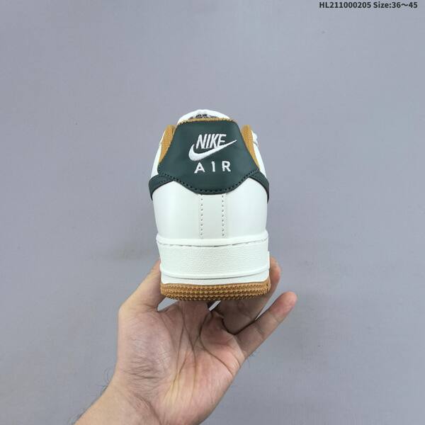 Nike Air Force 1 07 lifestyle