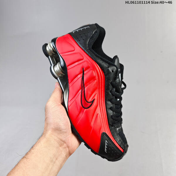 NIKE SHOX R4 lifestyle