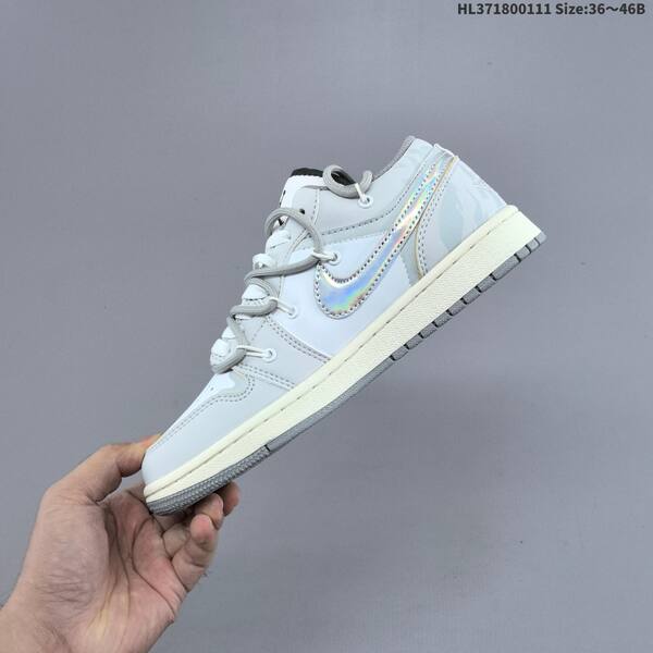 Jordan Air Jordan 1 Low white/light grey/iridescent silver EU 36-46 casual