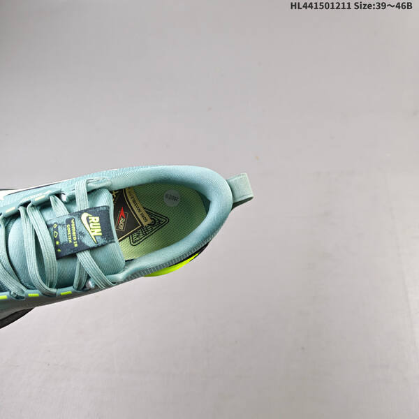 Nike VOMERO 18 GTX ReactX Air Zoom lifestyle