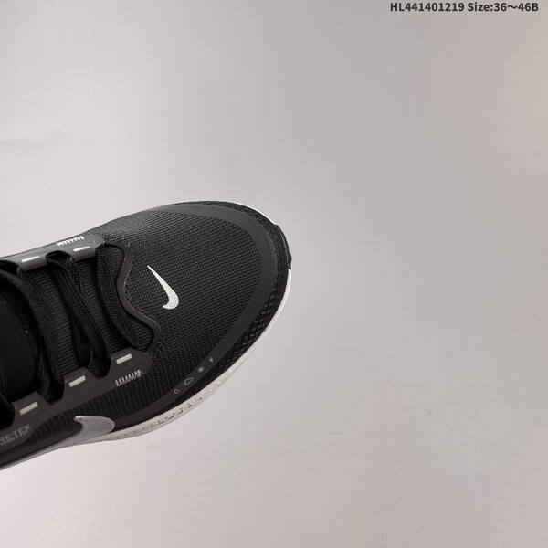 Nike VOMERO 18 GTX ReactX Air Zoom lifestyle