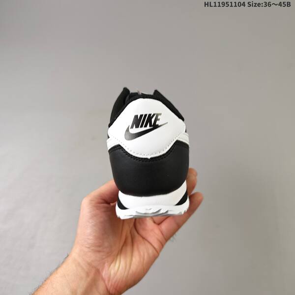 Nike Classic Cortez Cortez DN1791 lifestyle