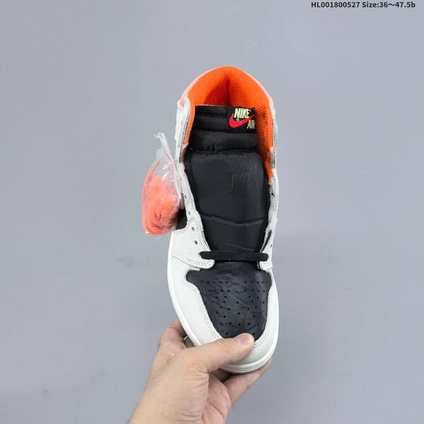 Jordan Air Jordan 1 Retro High OG Neutral Grey/Black/Hyper Crimson EU 36-47.5 basketball