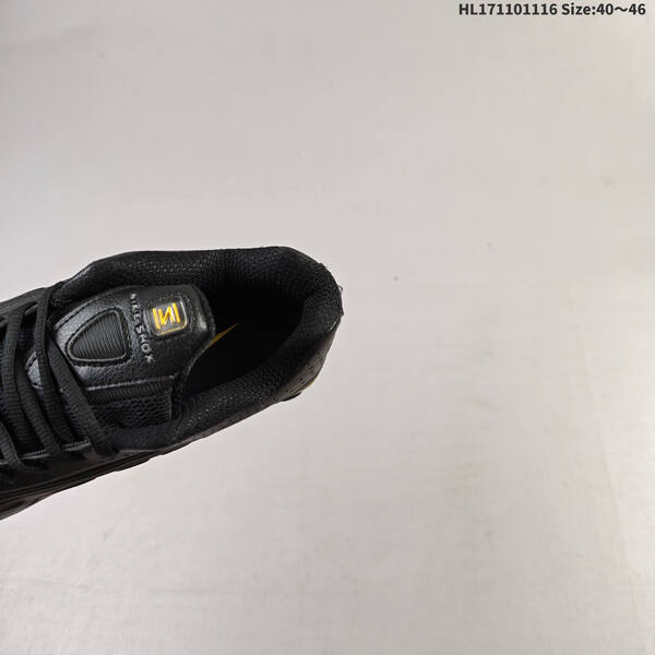 Nike Shox R4 black gold EU 40-46 sneaker