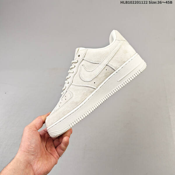 NIKE AIR FORCE 1 07 LV8 JP8028-0 lifestyle