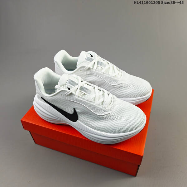 Nike VOMERO ReactX Air Zoom lifestyle