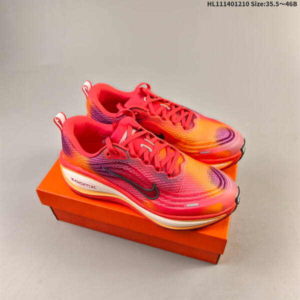 Nike VOMERO PLUS run Nike VOMERO 18 IM6011 060 35 5 lifestyle