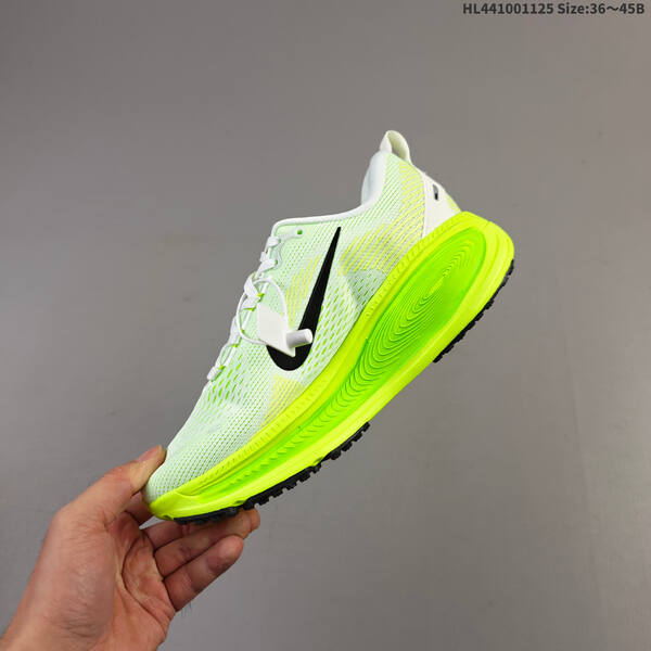 Nike VOMERO 18X Nike VOMERO 18 HM6803 100 36 36 5 37 5 38 lifestyle