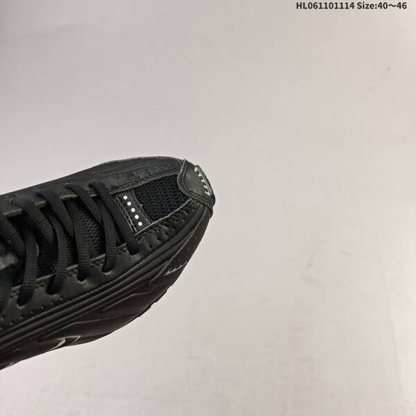 NIKE SHOX R4 lifestyle