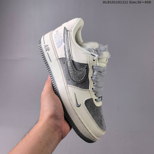 NIKE AIR FORCE 1 07 LV8 XL lifestyle