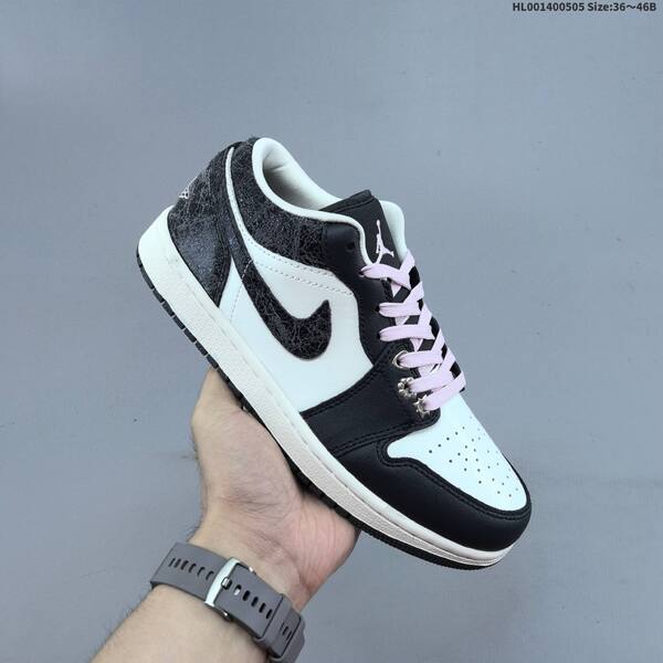 Jordan Air Jordan 1 Low SE Iced Carmine/Black/White EU 36-46 lifestyle