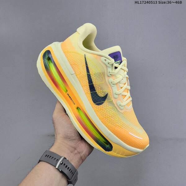 Nike VOMERO PREMIUM ReactX Air Zoom lifestyle