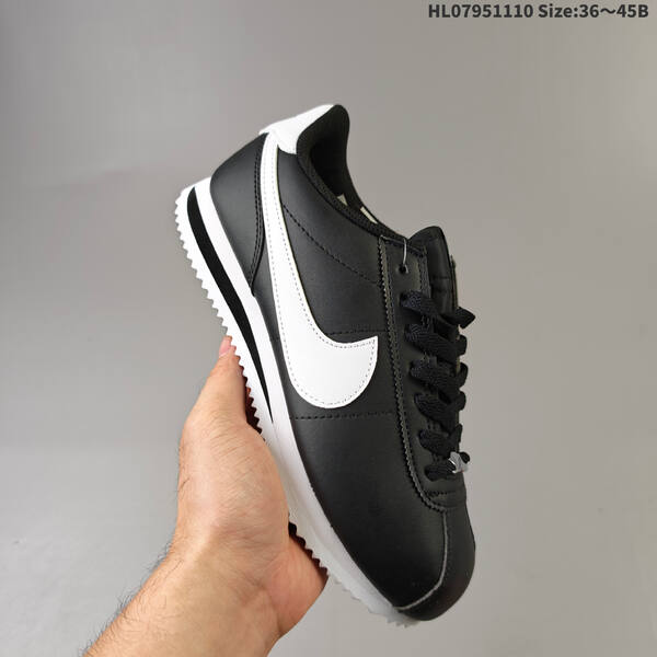 Nike Classic Cortez Nylon lifestyle
