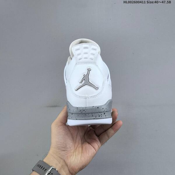 Jordan Air Jordan 4 Retro White Oreo White/Tech Grey/Black/Fire Red EU 40-47.5 basketball
