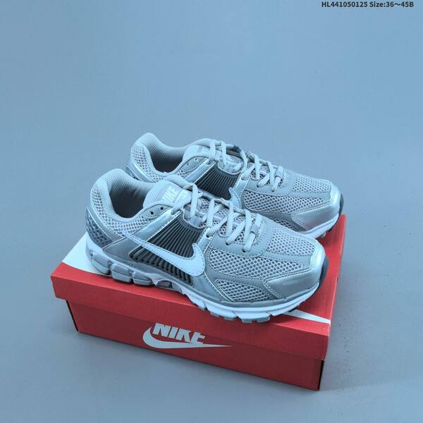 Nike Zoom Vomero 5 light grey dark grey cream black EU 36-45 running shoe