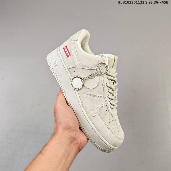 NIKE AIR FORCE 1 07 LV8 JP8028-0 lifestyle