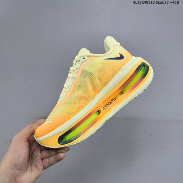 Nike VOMERO PREMIUM ReactX Air Zoom lifestyle