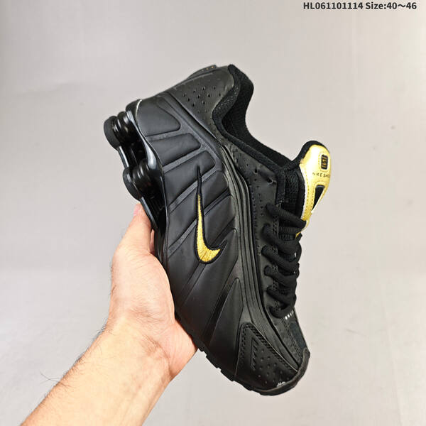 NIKE SHOX R4 lifestyle