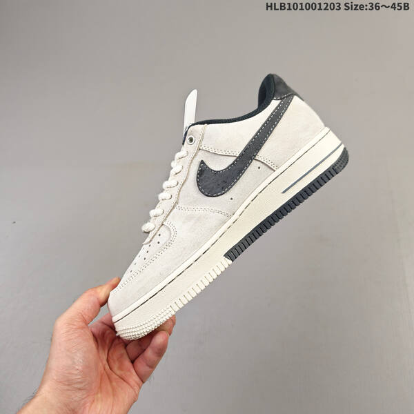 Nike AIR FORCE 1 07 For lifestyle