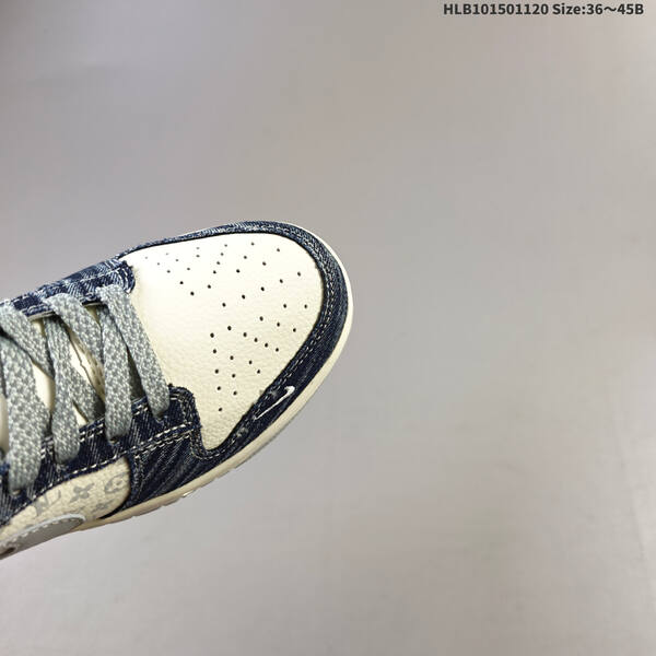 NIKE DUNK SB LOW supreme lifestyle