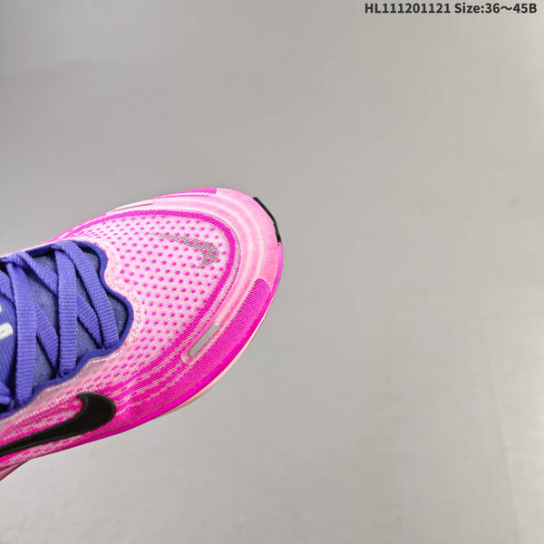 Nike VOMERO PLUS ReactX Air Zoom lifestyle