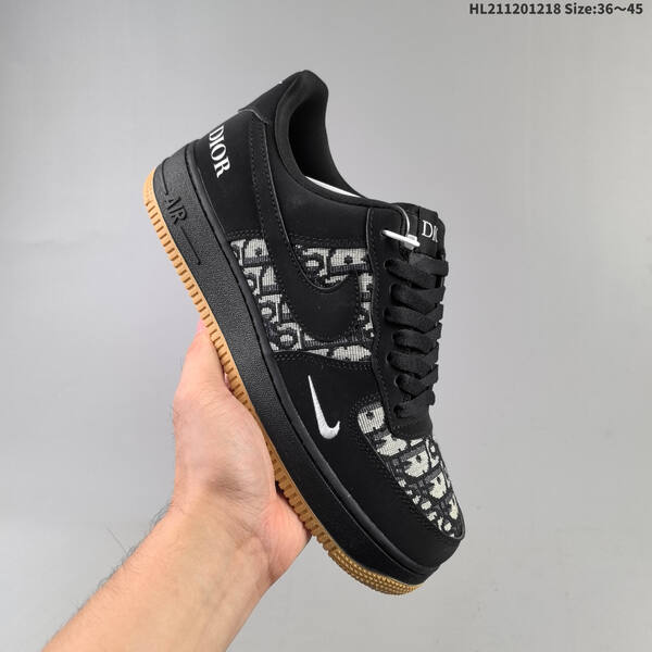 Nike Air Force 1 07LX lifestyle