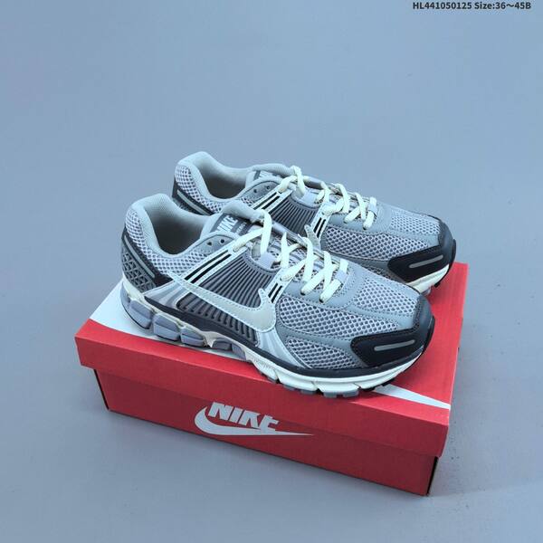 Nike Zoom Vomero 5 light grey dark grey cream black EU 36-45 running shoe