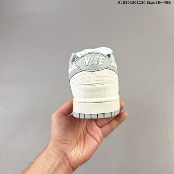 NIKE DUNK SB LOW supreme lifestyle