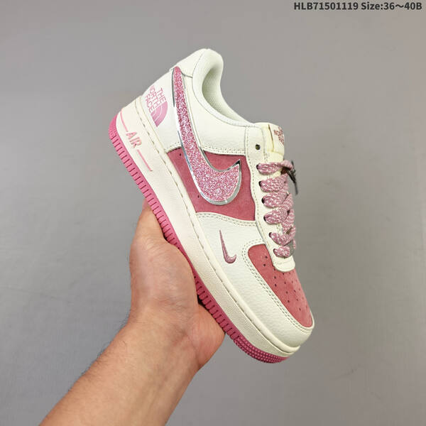 NIKE AIR FORCE 1 07 LV8 QY6818 lifestyle