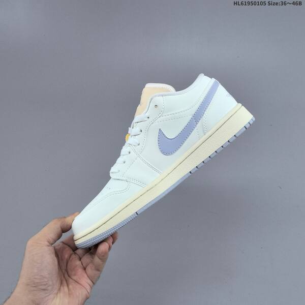 Jordan Air Jordan 1 Low SE white/lilac/cream EU 36-46 lifestyle