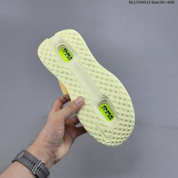 Nike VOMERO PREMIUM ReactX Air Zoom lifestyle
