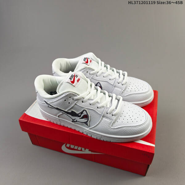 NIKE DUNK SB LOW lifestyle