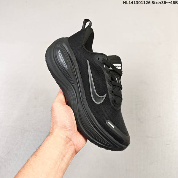 Nike VOMERO PLUS ReactX Air Zoom lifestyle