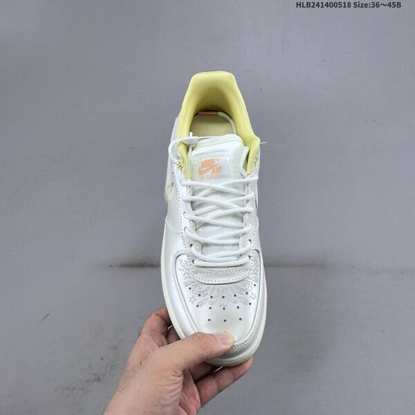 Nike Air Force 1 07 metallic silver pale yellow white EU 36-45 sneaker
