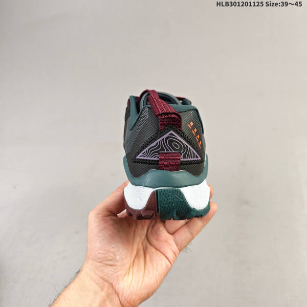 NIKE REACT WILDHORSE 8 lifestyle