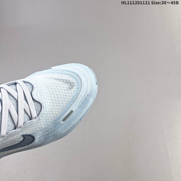 Nike VOMERO PLUS ReactX Air Zoom lifestyle