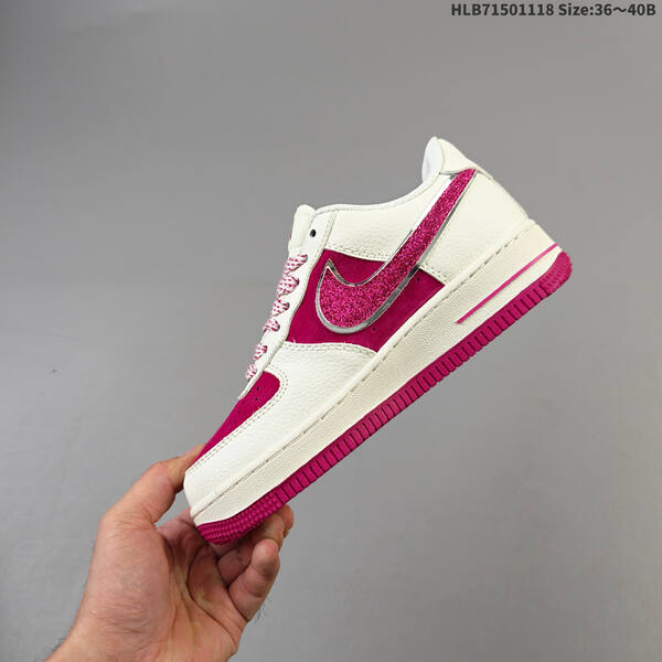 NIKE AIR FORCE 1 07 LV8 QY6818 lifestyle