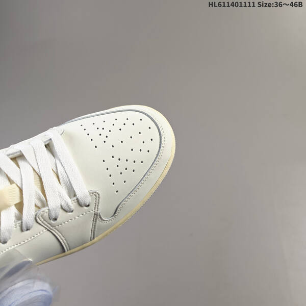 Jordan Air Jordan 1 Low OG DC0774-106 Sail/White/Light Blue EU 36-46 basketball
