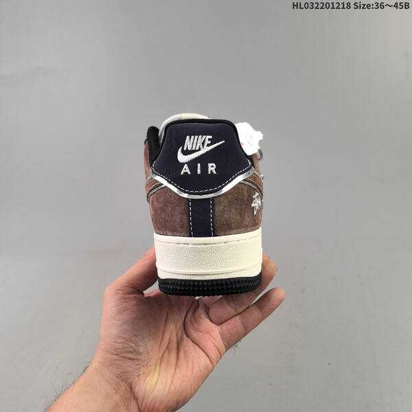 NIKE AIR FORCE 1 07 LV8 DF0188-105 lifestyle