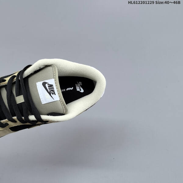 Nike SB Dunk Low Pro B Parachute Beige lifestyle