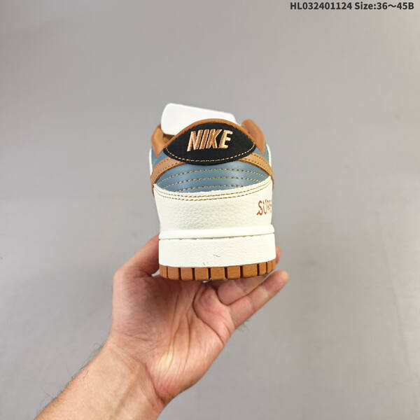 NIKE DUNK SB LOW supreme lifestyle