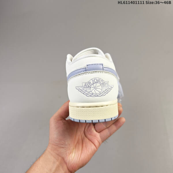 Jordan Air Jordan 1 Low OG DC0774-106 Sail/White/Light Blue EU 36-46 basketball