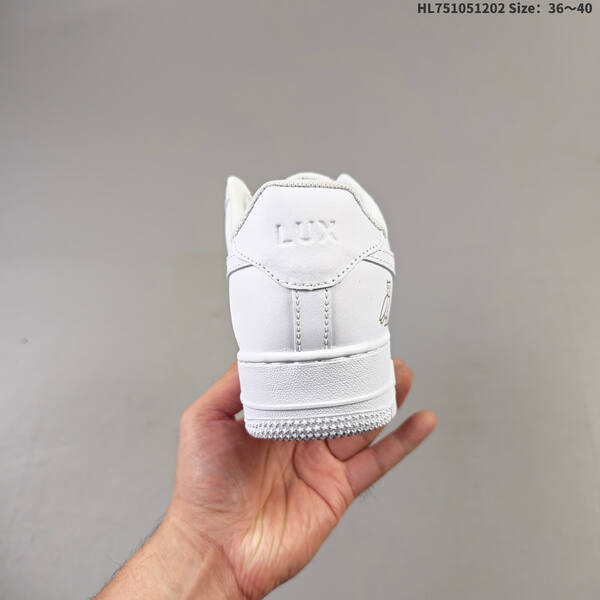 Nike Air Force 1 07 white gold EU 36-40 sneaker