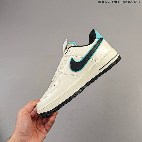 NIKE AIR FORCE 1 07 LV8 DF0188-1 lifestyle