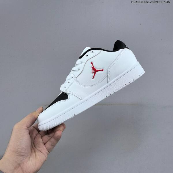 Jordan Court Legacy white / black / red EU 36-45 casual