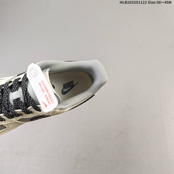 NIKE AIR FORCE 1 07 LV8 JP8028-017 lifestyle